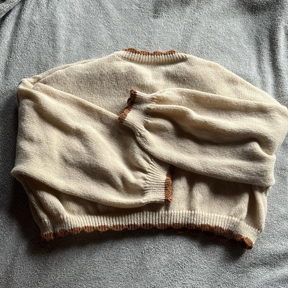 sweater - Picture 5 of 5